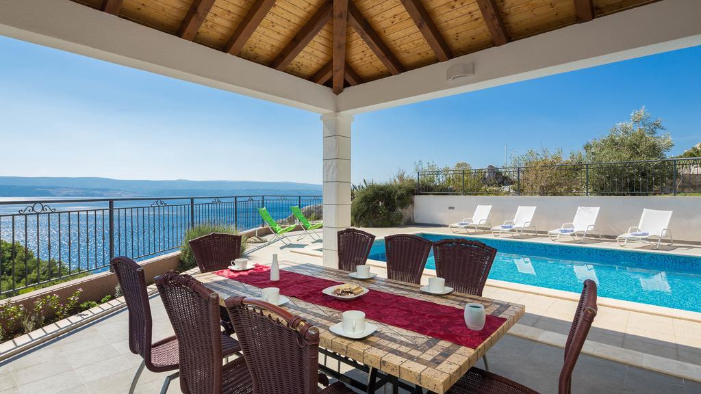 Beachfront Apartments Lara Omiš Εξωτερικό φωτογραφία