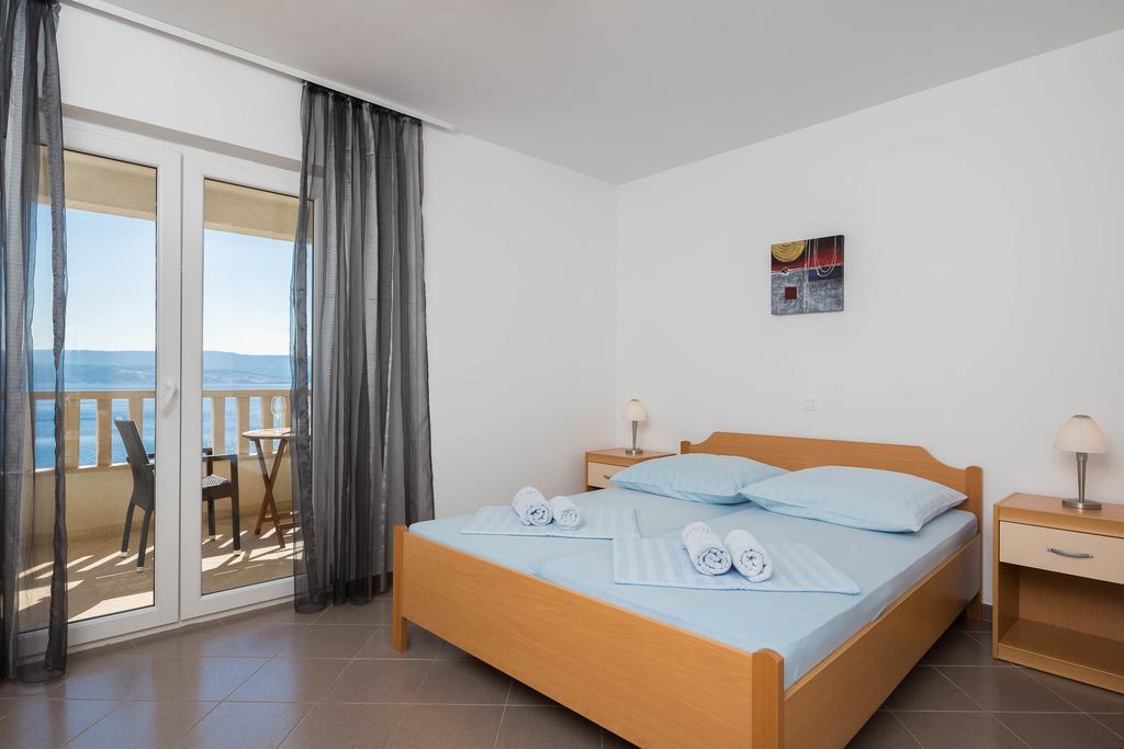 Beachfront Apartments Lara Omiš Εξωτερικό φωτογραφία