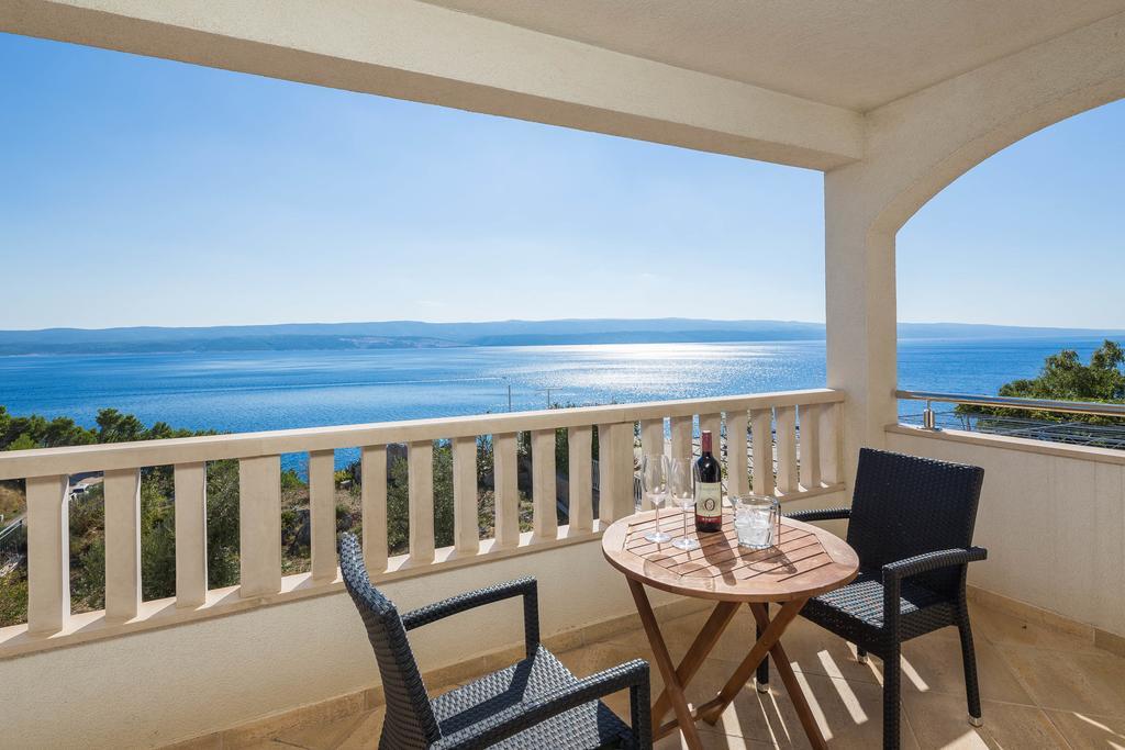 Beachfront Apartments Lara Omiš Εξωτερικό φωτογραφία