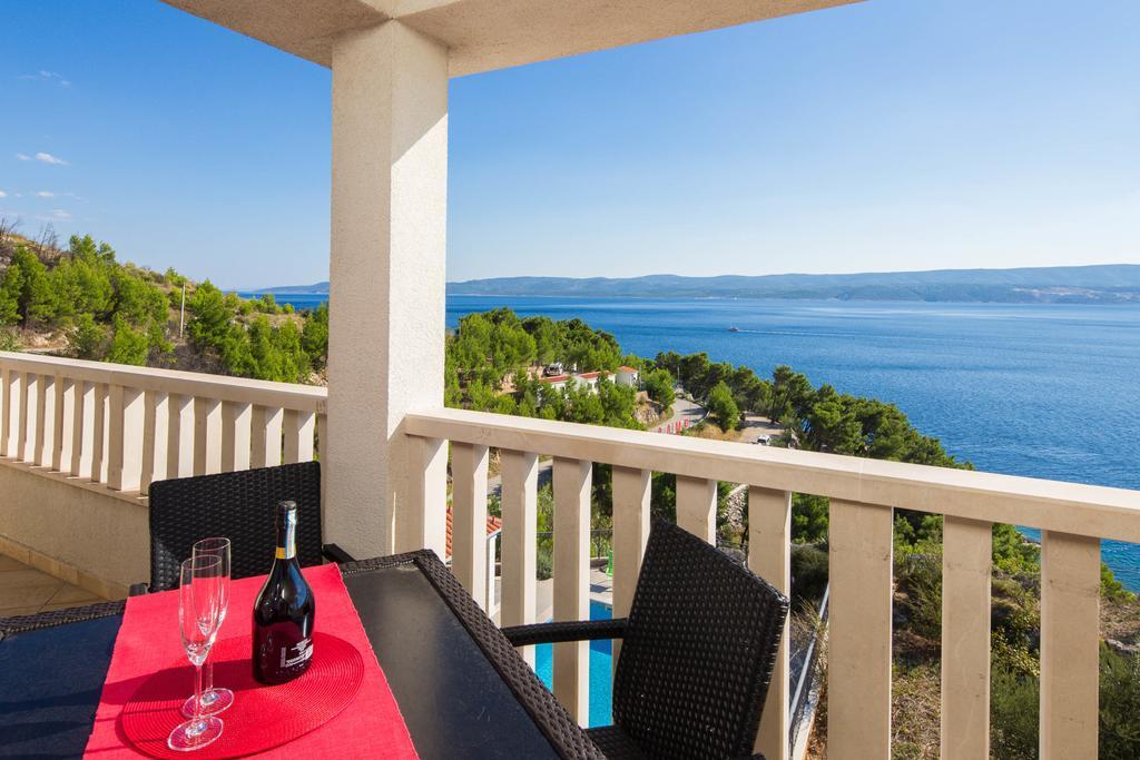 Beachfront Apartments Lara Omiš Εξωτερικό φωτογραφία
