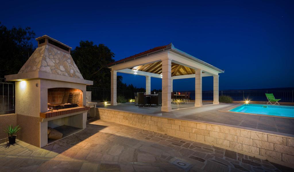 Beachfront Apartments Lara Omiš Εξωτερικό φωτογραφία
