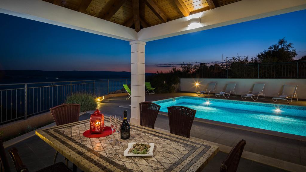 Beachfront Apartments Lara Omiš Εξωτερικό φωτογραφία