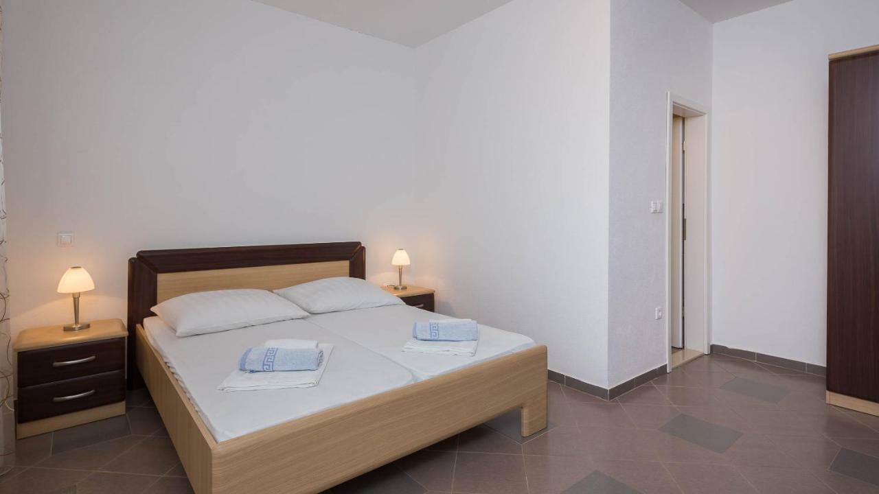 Beachfront Apartments Lara Omiš Δωμάτιο φωτογραφία